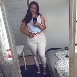 31 ans et prête à m’amuser Yasmin - rencontre-Milf-Hyères