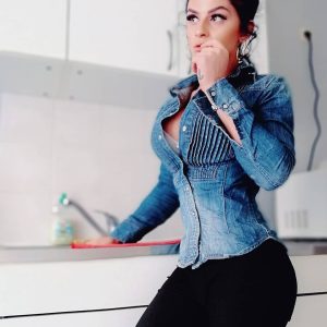 Lyna - rencontre-bdsm-laval-kchn